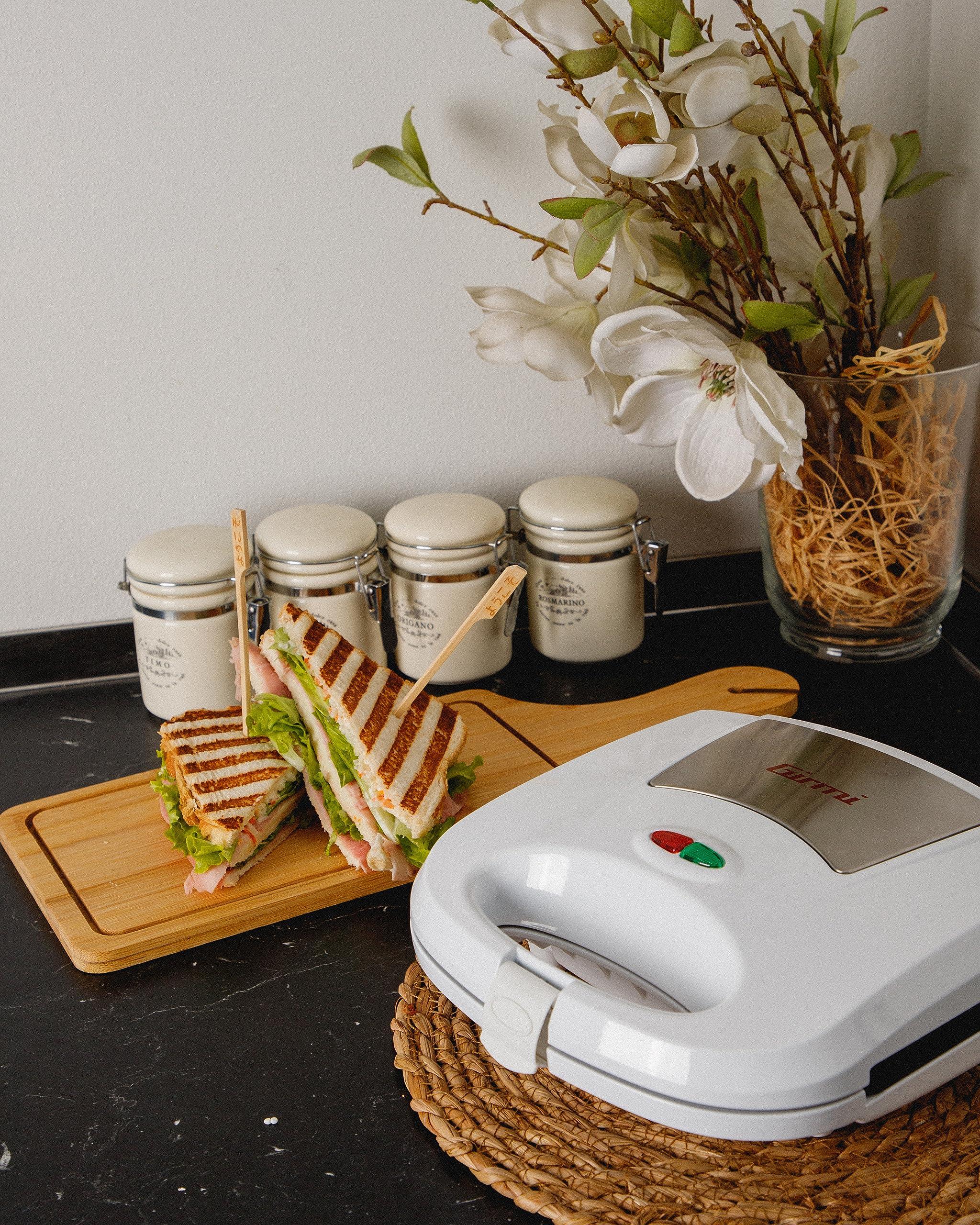 girmi-ts03-sandwich-toaster-wei-750w-antihaft image 2